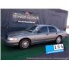Image 1 : 2000 FORD CROWN VICTORIA ~ 098,487 MILES VIN: 2FAFP71W5YX197946, SEDAN, RWD, V8, 4.6L, GREY, WINDSHI