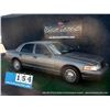 Image 4 : 2000 FORD CROWN VICTORIA ~ 098,487 MILES VIN: 2FAFP71W5YX197946, SEDAN, RWD, V8, 4.6L, GREY, WINDSHI