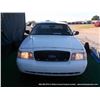 Image 3 : 2002 FORD CROWN VICTORIA ~ 127,884 MILES VIN: 2FAFP71W92X106720, SEDAN, RWD, V8, 4.6L, WHITE, AC WAR