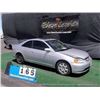 Image 4 : 2001 HONDA CIVIC ~ 138,575 MILES VIN: 1HGEM21901L015179, COUPE, FWD, I4, 1.7L, SILVER, WINDSHIELD CR