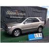 Image 1 : 2003 KIA SORRENTO ~ 169,369 MILES VIN: KNDJC7337335090278, WINDSHIELD ROCK CHIP, A/C COLD, EMPTY TAN