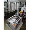 Image 1 : Winco Heat Lamp