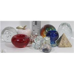 FLAT OF ART GLASS PAPERWEIGHTS INCLUDING