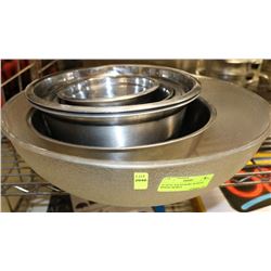 PLASTIC SALAD BOWL WITH S/S MIXING BOWLS