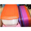 Image 1 : BOX WITH PLASTIC CONTAINERS WITH LIDS