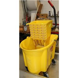 RUBBERMAID MOP BUCKET & WRINGER ON CHOICE