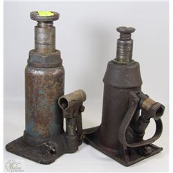 PAIR OF VINTAGE JACK'S (BOTTLE)