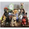 Image 1 : FLAT OF CAT FIGURINES MADE OF VARIOUS MATERIALS