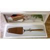 Image 1 : NEW IN BOX MIKASA DESSERT SERVER