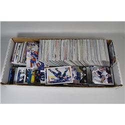 COLLECTION OF 600 EDMONTON OILERS NHL CARDS