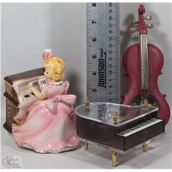 BOX WITH MUSICAL TRINKET BOXES AND RING BOX