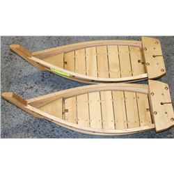 2 SERVING BOATS DECOR PIECES