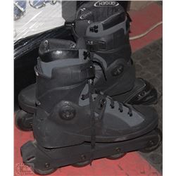 PAIR OF MENS OXYGEN ATV7 ROLLERSKATED SIZE 9.5 BLK