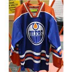 OILERS JERSEY WITH PENNER ON BACK SIZE 48