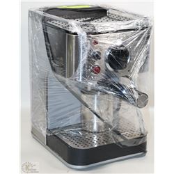 CUISINART ESPRESSO MACHINE WITH ACCESSORIES