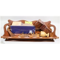 WOOD TRAY FILLED WITH FIGURINES+BUTTERFLY PUZZLE