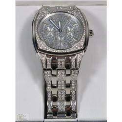 #8)MENS BULOVA WATCH SILVER WITH DIAMONDS