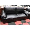 Image 3 : NEW BLACK LEATHERETTE WITH WHITE STITCHING SOFA