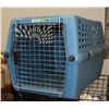 Image 1 : DOG KENNEL 1 DOOR 17"W X 18"H X 20"L BLUE MOULDED