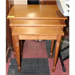 VILAS 3 PC MAPLE NESTING TABLE SET