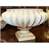 Image 1 : LARGE NEW CENTERPIECE BOWL ON PEDESTAL BASE
