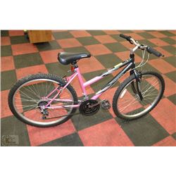 SUPERCYCLE LADIES 18 SPEED MOUNTIAN BIK E