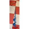 Image 1 : MANUAL ICE FISHING AUGER