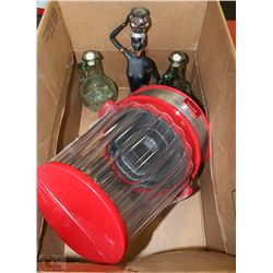 KITCHENWARE LOT CONTAINING CUSINART ELECTRIC