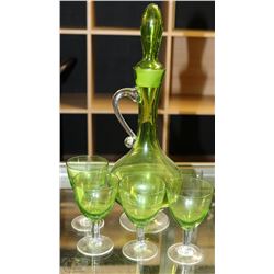 VINTAGE ITALIAN DECANTER WITH 4 GLASSES