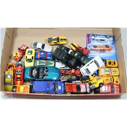 FLAT OF HOT WHEELS & DIE CAST CARS - 30 PLUS NEW &