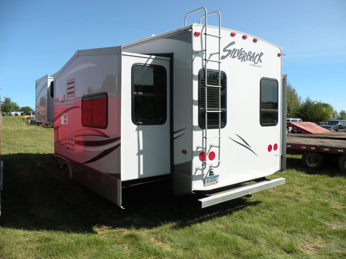 2013 Cedar Creek Silverback 5th wheel camper SN4X4FCRE24DS207429