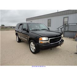 2001 - GMC YUKON// SALVAGE TITLE