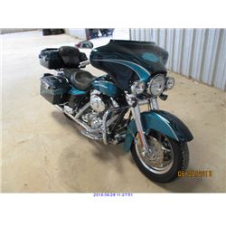 2005 - HARLEY DAVIDSON SUPER GLIDE