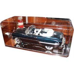 Diecast Unsigned 1:18 Crystal Clear Display Case With Mirror-Like Base