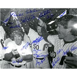 Tim Mccarver Signed Philadelphia Phillies 16X20 Photo (1980 World Series Team) B&W 21 Signatures 198