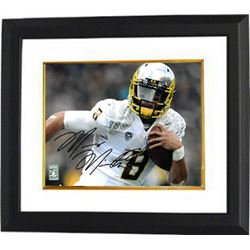 Marcus Mariota Signed Oregon Ducks 8X10 Photo Custom Framed (White Jersey Run)- Mariota Hologram (He