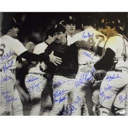 Bruce Hurst Signed Boston Red Sox 16X20 B&W Photo 1986 AL Champs W/ 19 Signatures