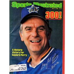 Gaylord Perry Signed Seattle Mariners "300" 05-17-82 Original Sports Illusrated Magazine W/HOF'91