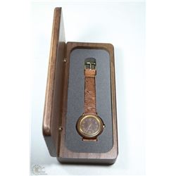 ELEGANT WOODEN WATCH PRODUCT N CASE