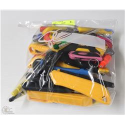 BAG OF ASSORTED UTILITY KNIFES