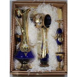 8PC WINE SET BLUE AND GOLD COLORED IN BOX