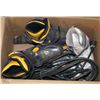Image 1 : BOX OF ROLLER BLADES AND EXTENSION CORDS