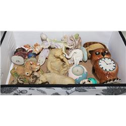 BLACK AND WHITE ORGANIZER FILLED WITH ESTATE ITEMS