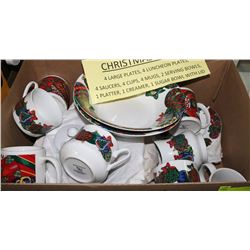 BOX OF CHRISTMAS DISHES, 4 LARGE PLATES, 4 LUNCH