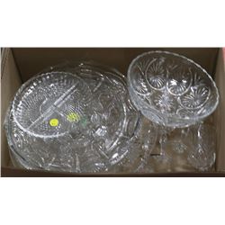 BOX OF KITCHEN DISHWARE AND SERVING PLATES