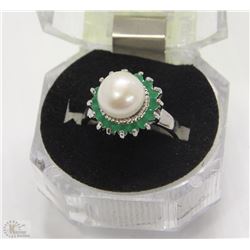 #35-AKOYA PEARL/NATURAL EMERALD  RING