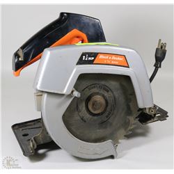 BLACK & DECKER  7 1/4 CIRCULAR SAW