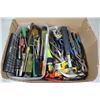 Image 1 : BOX FULL OF TOOLS INCL. SCREWDRIVERS,