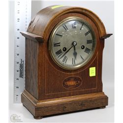 VINTAGE MANTEL PENDALUM CLOCK