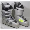 Image 1 : SIZE 9 SALOMON SKI BOOTS